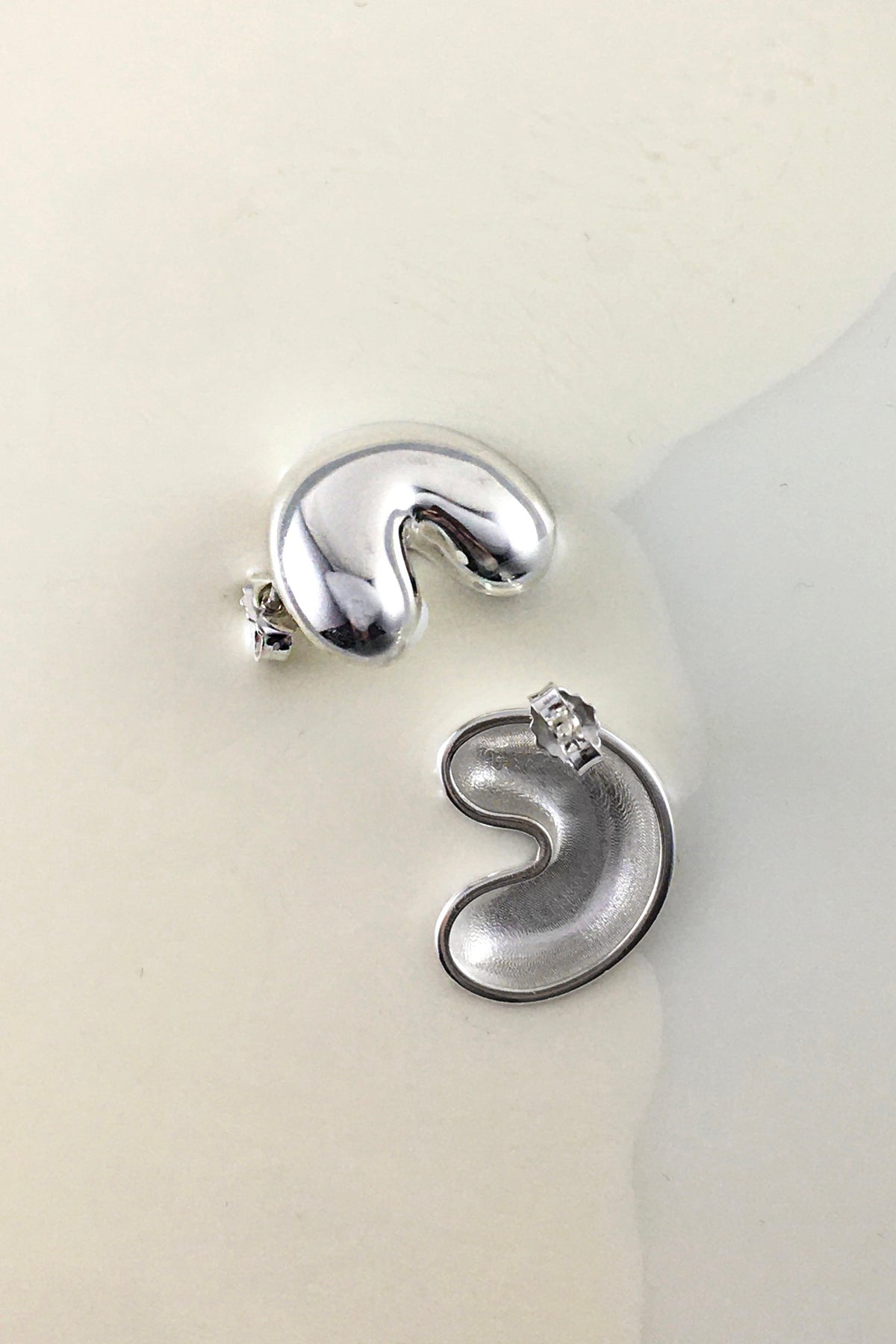 Hilma Earrings in Silver