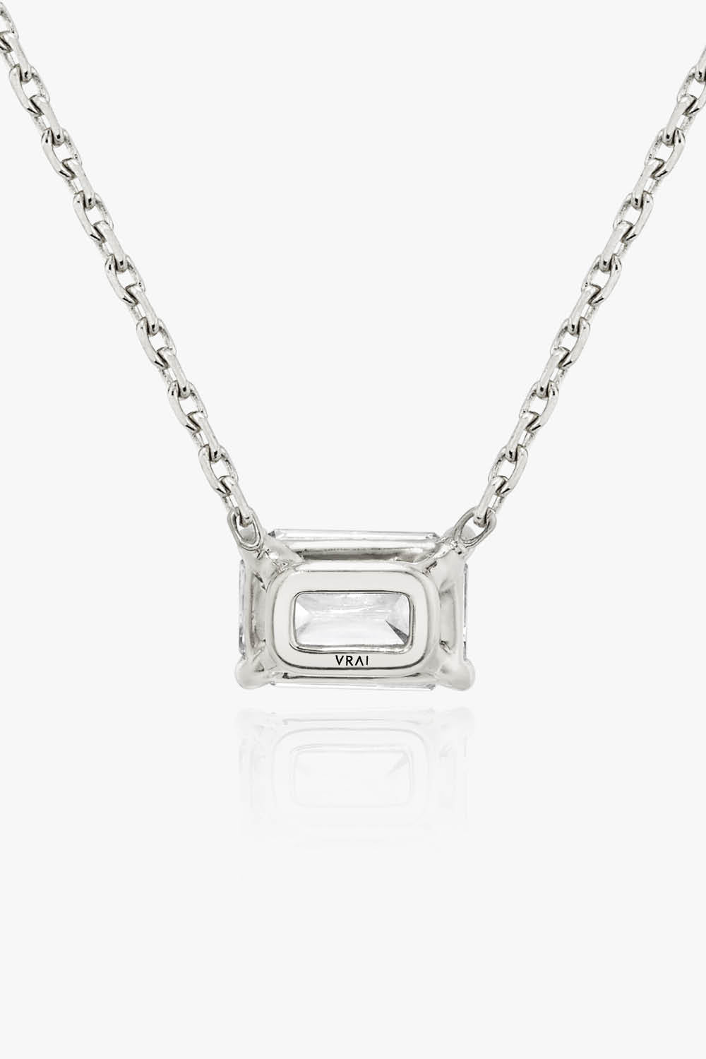 Classic Gigi Emerald necklace, White Gold, 16.5